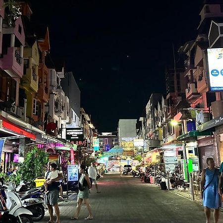 Relax Guest House Patong Exterior photo