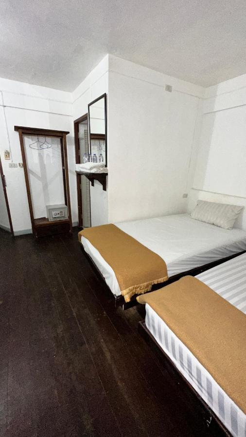 Relax Guest House Patong Exterior photo