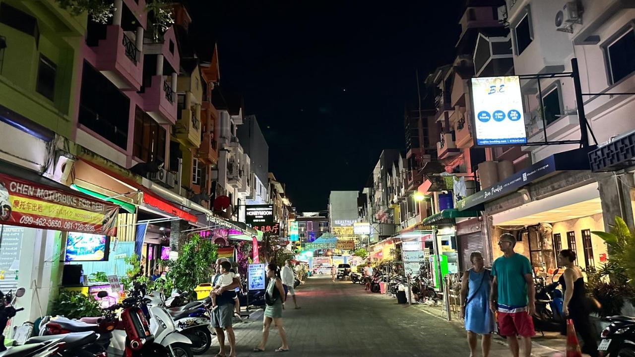 Relax Guest House Patong Exterior photo