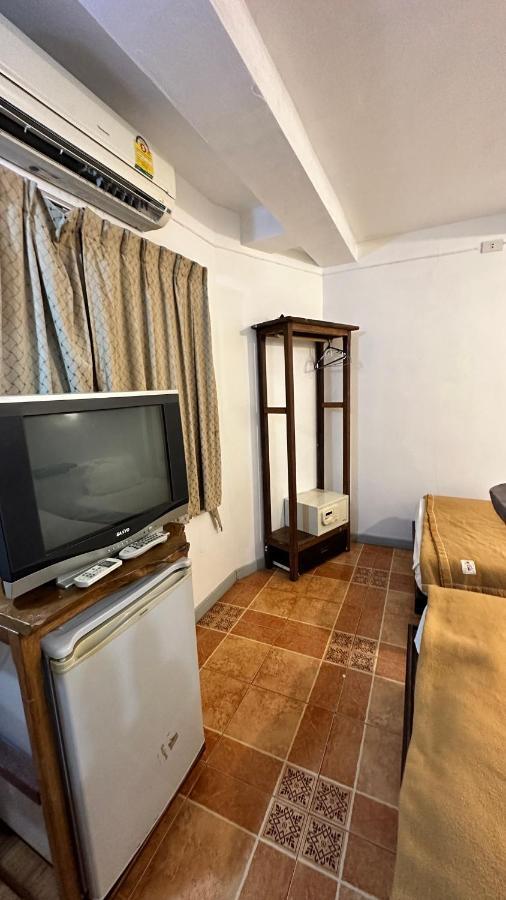 Relax Guest House Patong Exterior photo