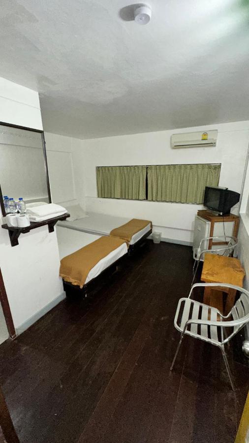 Relax Guest House Patong Exterior photo